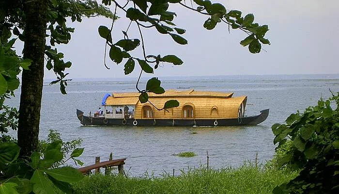 Ashtamudi Lake, Kollam