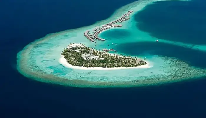 Halaveli Islands